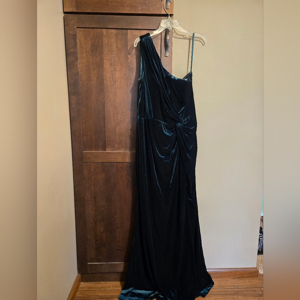 Revelry Florence Velvet Dress - Emerald- Size 20